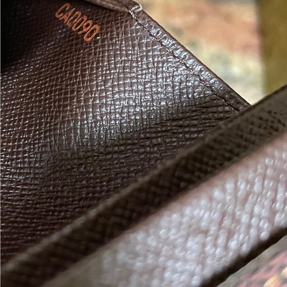 Louis Vuitton Tresor Wallet - Picture 9 of 9